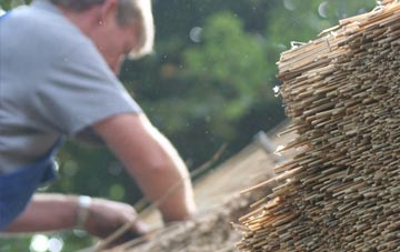 professional Roundyhill thatchers